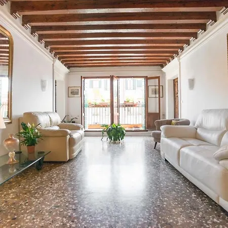 Via Garibaldi House * Venice