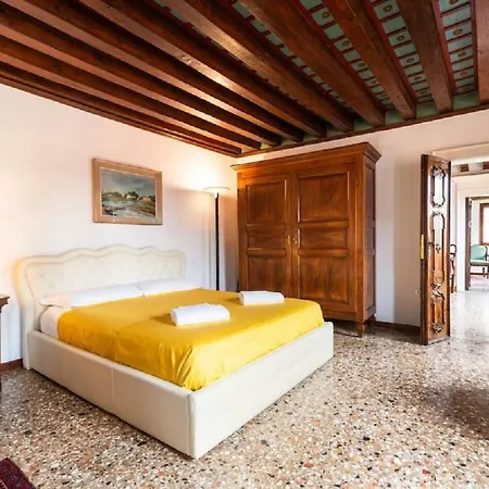 Via Garibaldi House * Venice