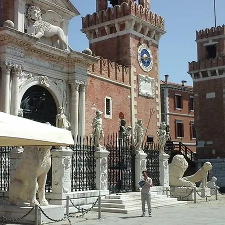 Via Garibaldi House Venedig