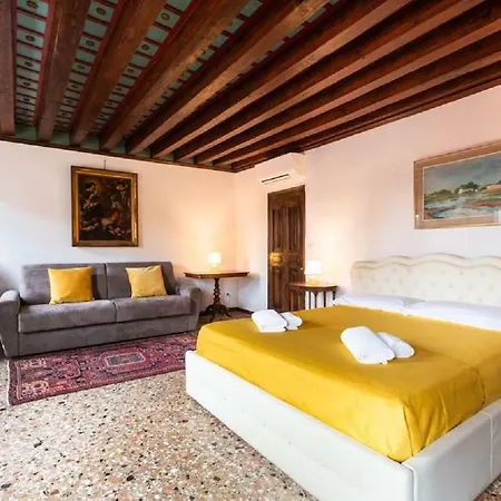 Via Garibaldi House Lejlighed