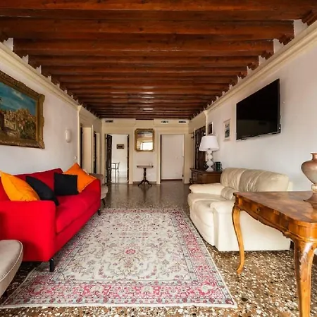 Via Garibaldi House Lejlighed