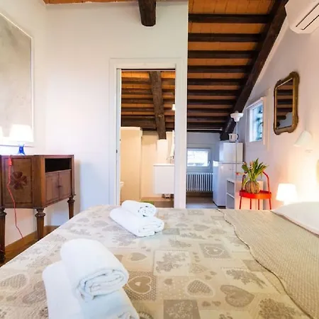 Via Garibaldi House * Venedig